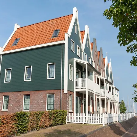 Restyled On The Markermeer * Volendam